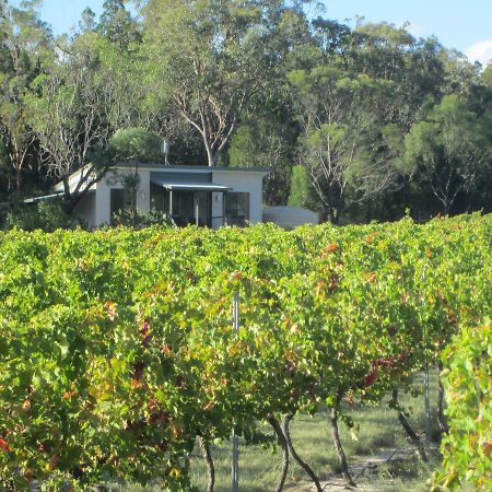 Just Red Wines Cabins Ballandean Exterior foto